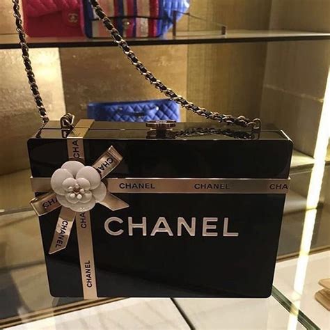 chanel inspired boxed set of ornaments|Chanel gift with purchase bag.